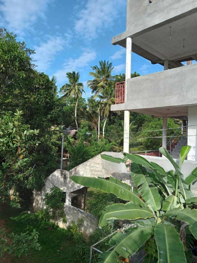 Mallika Resort Mirissa Exterior photo
